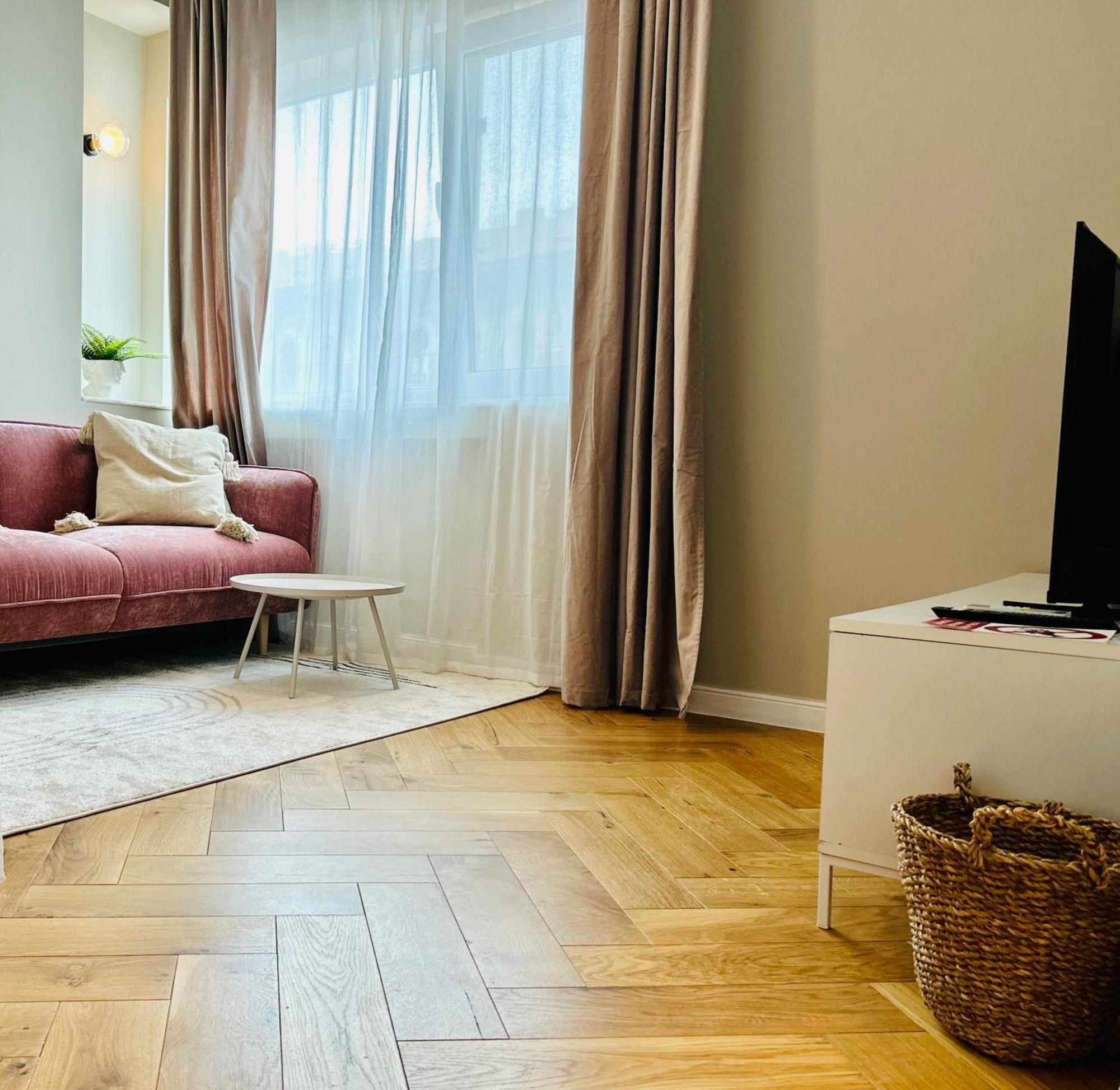 Ultracentral Lux Boutique 1Br Ap Near Subway Bucharest Exterior photo